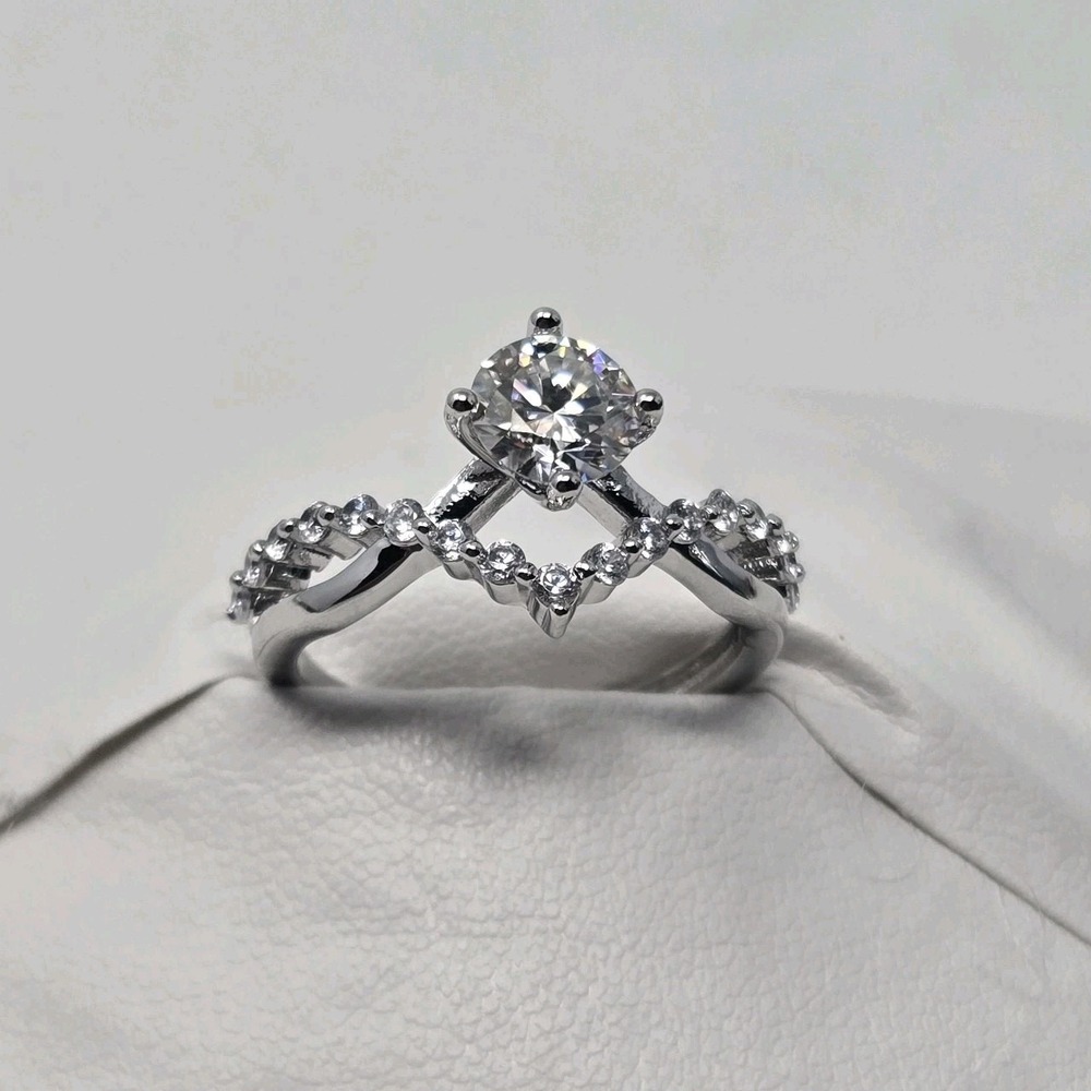 New‎ 1ct Moissanite Ring Round Brilliant GRA Certified S925 Twisted Bypass Band